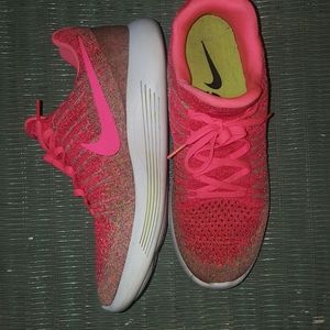 Nike Lunarepic low flyknit running shoes